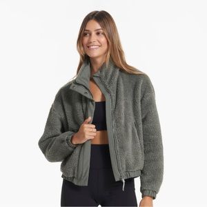 Cozy Sherpa Jacket - Vuori, Size Small